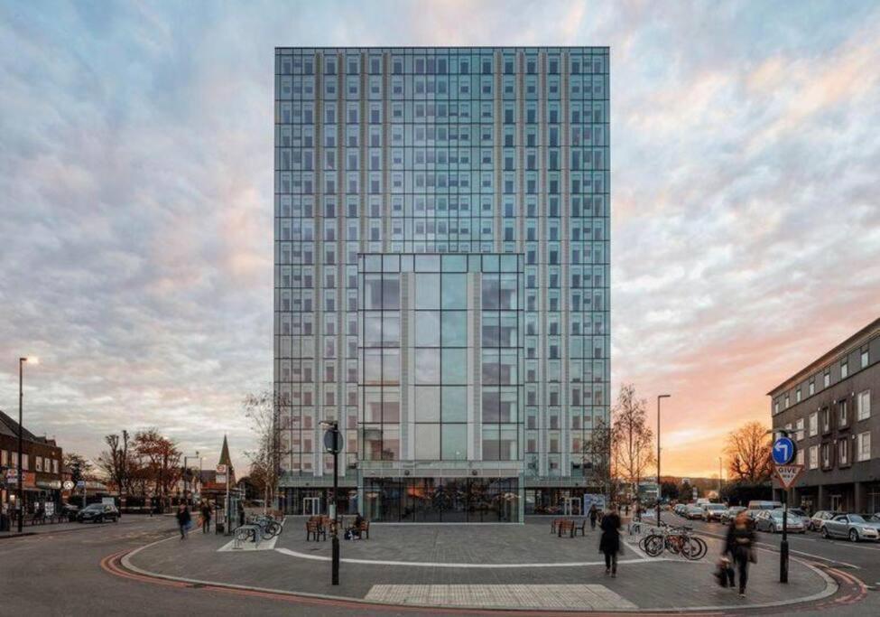 Beautiful Living Sleep 7 In London Bp34 Apartment Exterior photo